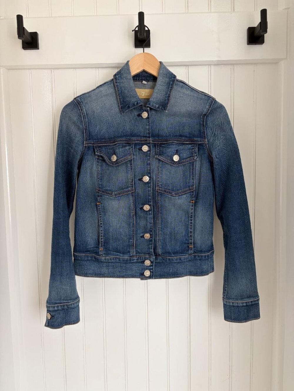 7 For All Mankind Classic Denim Trucker Jean Jacket XS Blue Stretch Fitted